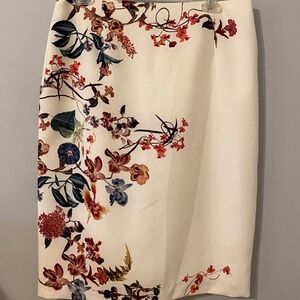 Antonio Melani knee length pencil skirt, size 10, floral white